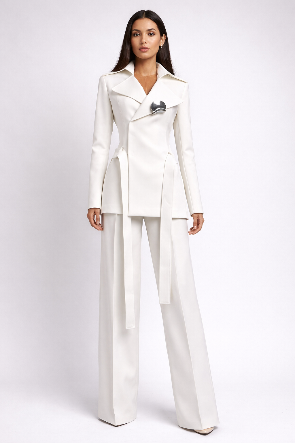structured blazer set with wide-leg pants and metallic brooch – EDGE