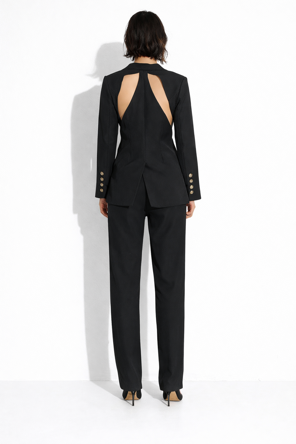cut-out tailored blazer with straight-leg pants set – NOIRE