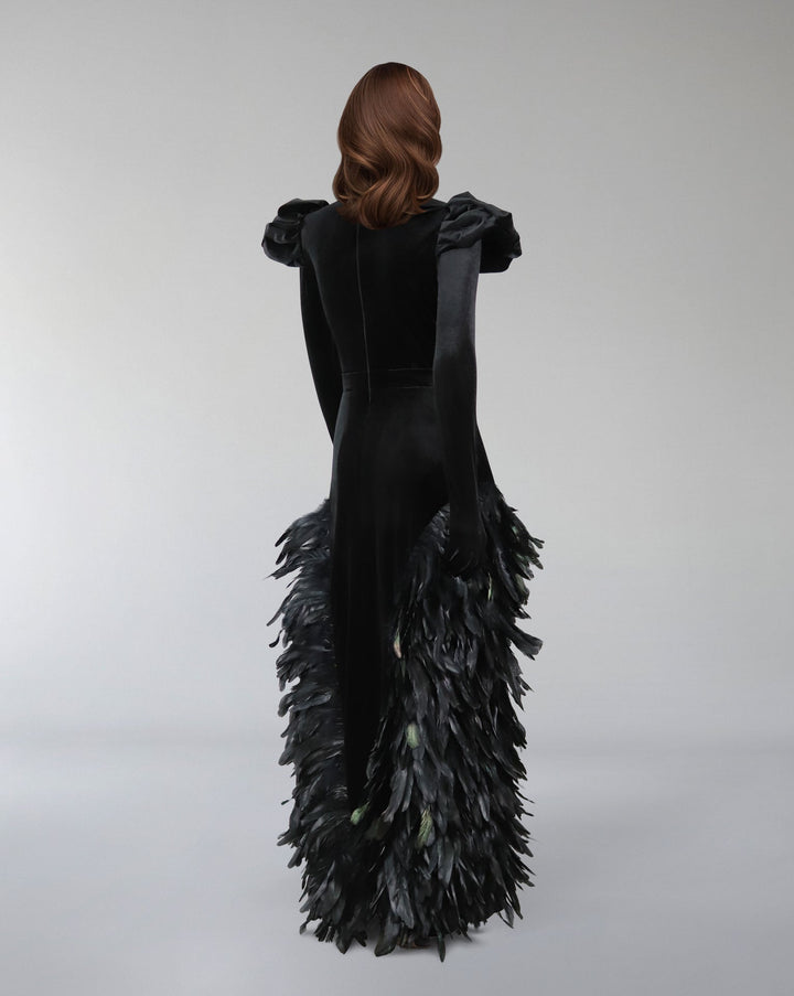 Long sleeve velvet dress with puffed shoulders and fathered skirt -ODD- ISLA
