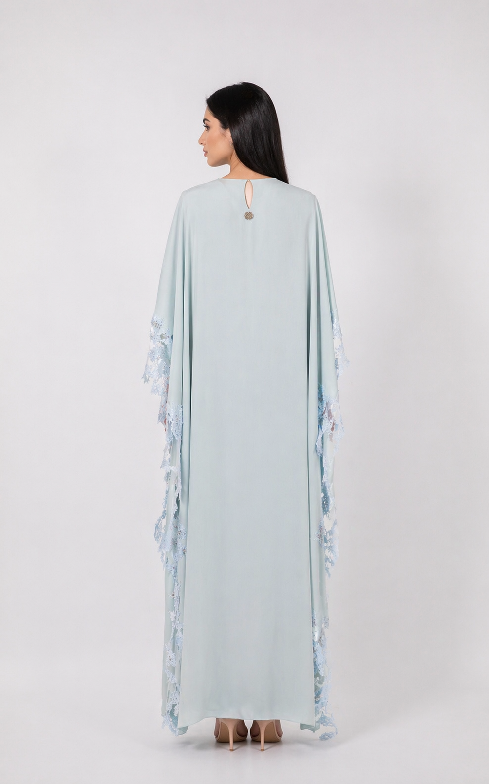 lace-trimmed flowy kaftan dress – AURA