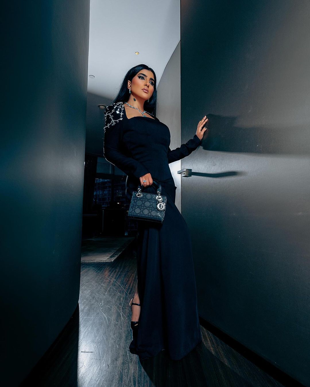 Black column dress with beaded shoulders and long sleeves ODD-Telqo