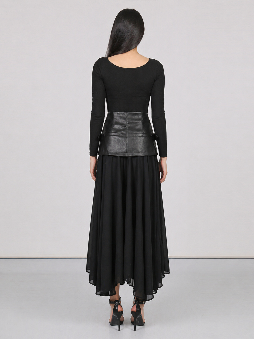 Black Layered Belted Pleated Skirt – NOIRÉ