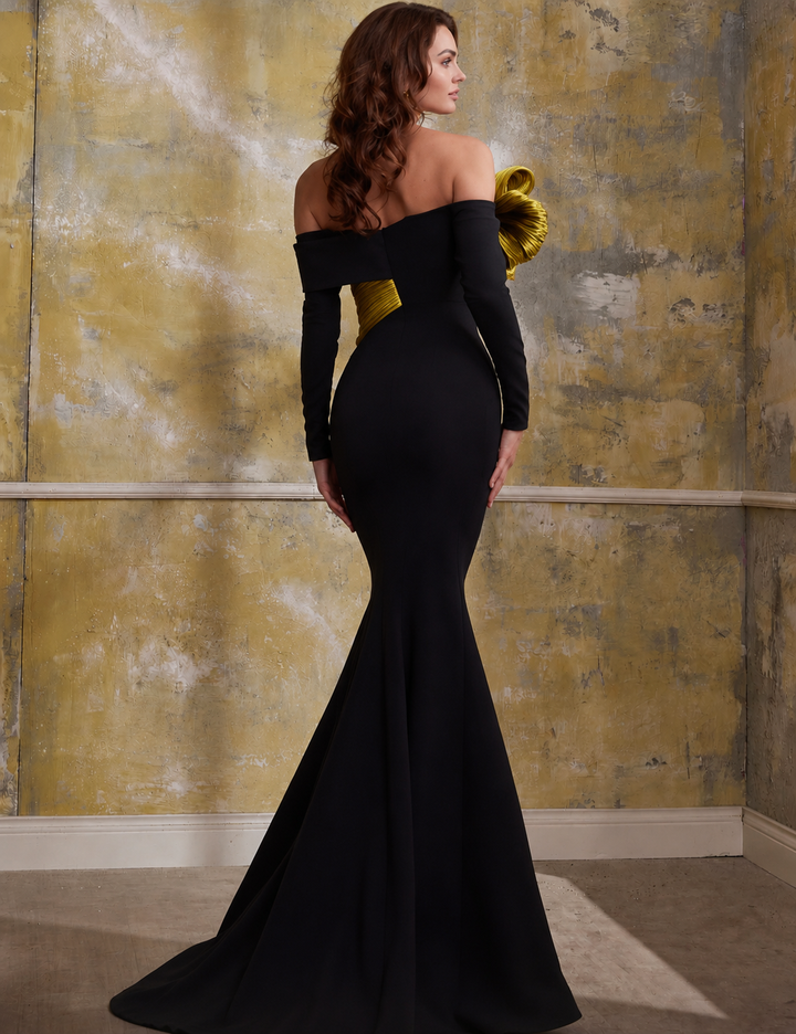 Off-shoulder mermaid gown with sculpted bow detail – SEREE