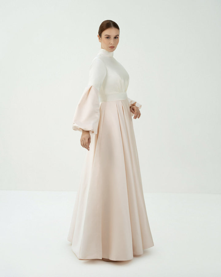 ODD-Puffed sleeves dress with maxi skirt