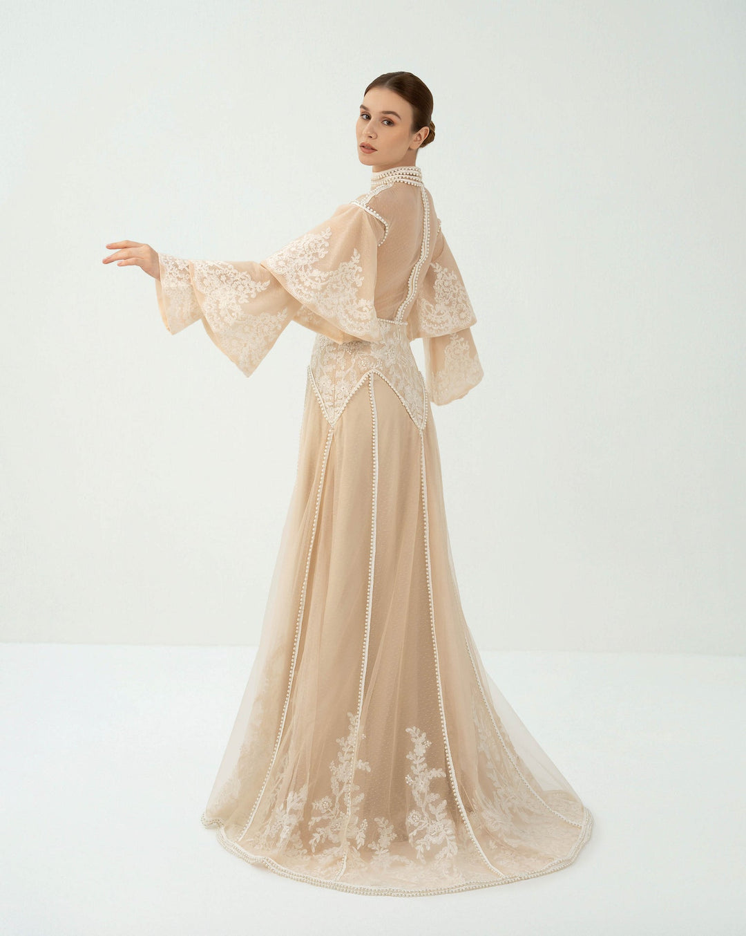 Laced princess dress with ruffled sleeves _ ODD- SUREE