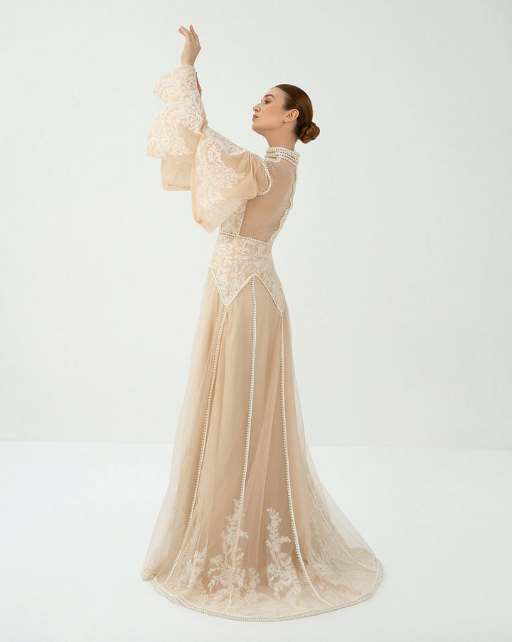 Laced princess dress with ruffled sleeves _ ODD- SUREE