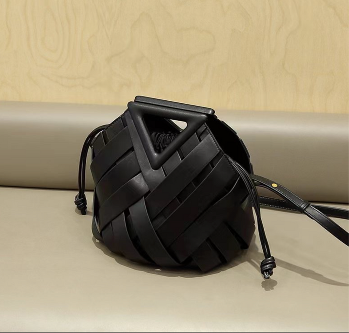 woven leather triangle-handle crossbody bag - Ahrana