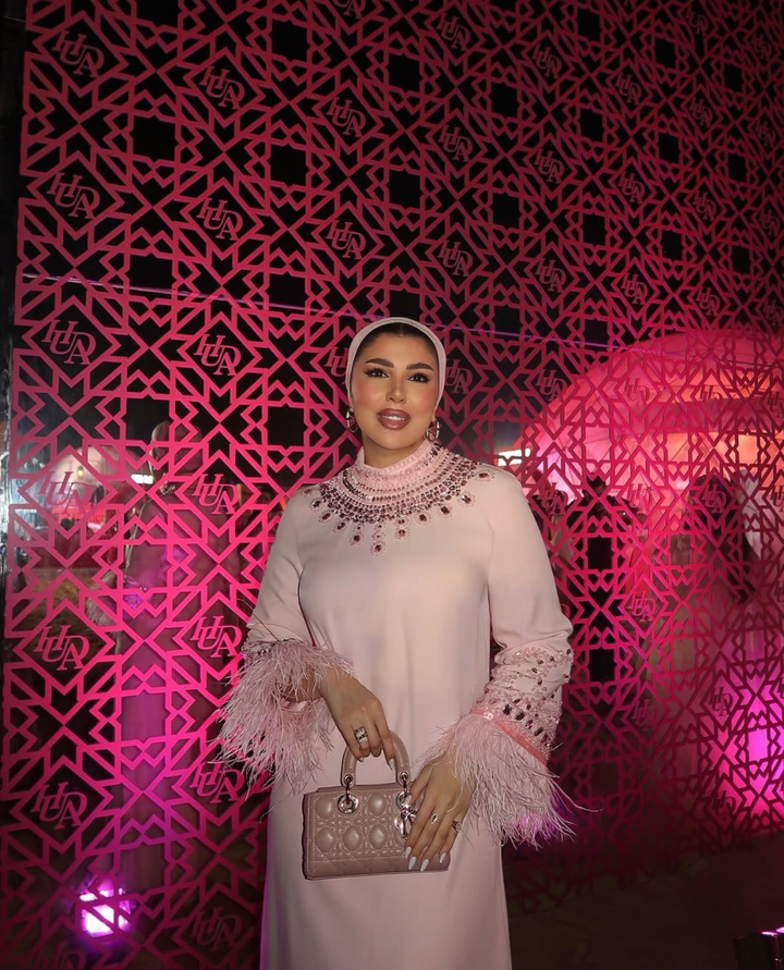embellished-feather cuff kaftan – Zykeria