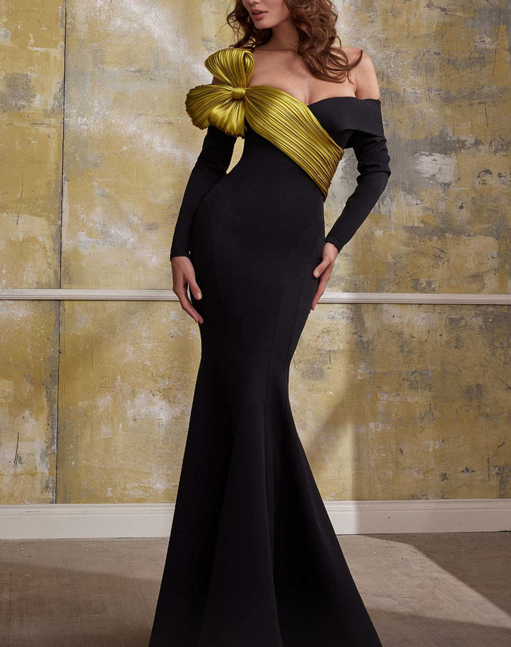 Off-shoulder mermaid gown with sculpted bow detail – SEREE-1