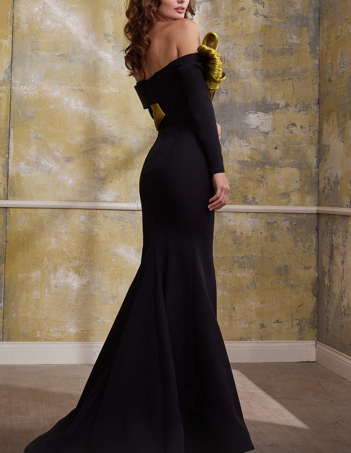 Off-shoulder mermaid gown with sculpted bow detail – SEREE-1
