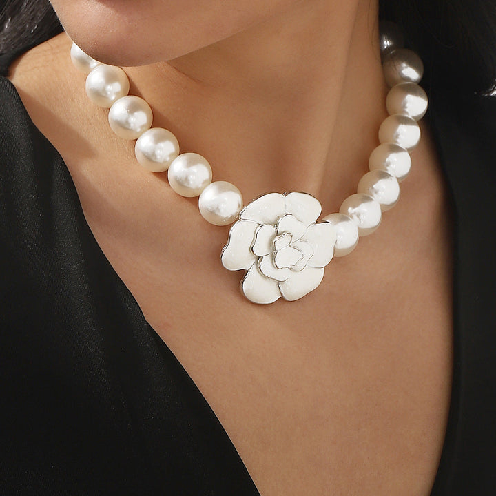 chunky pearl necklace with camellia flower centerpiece – NOIRY