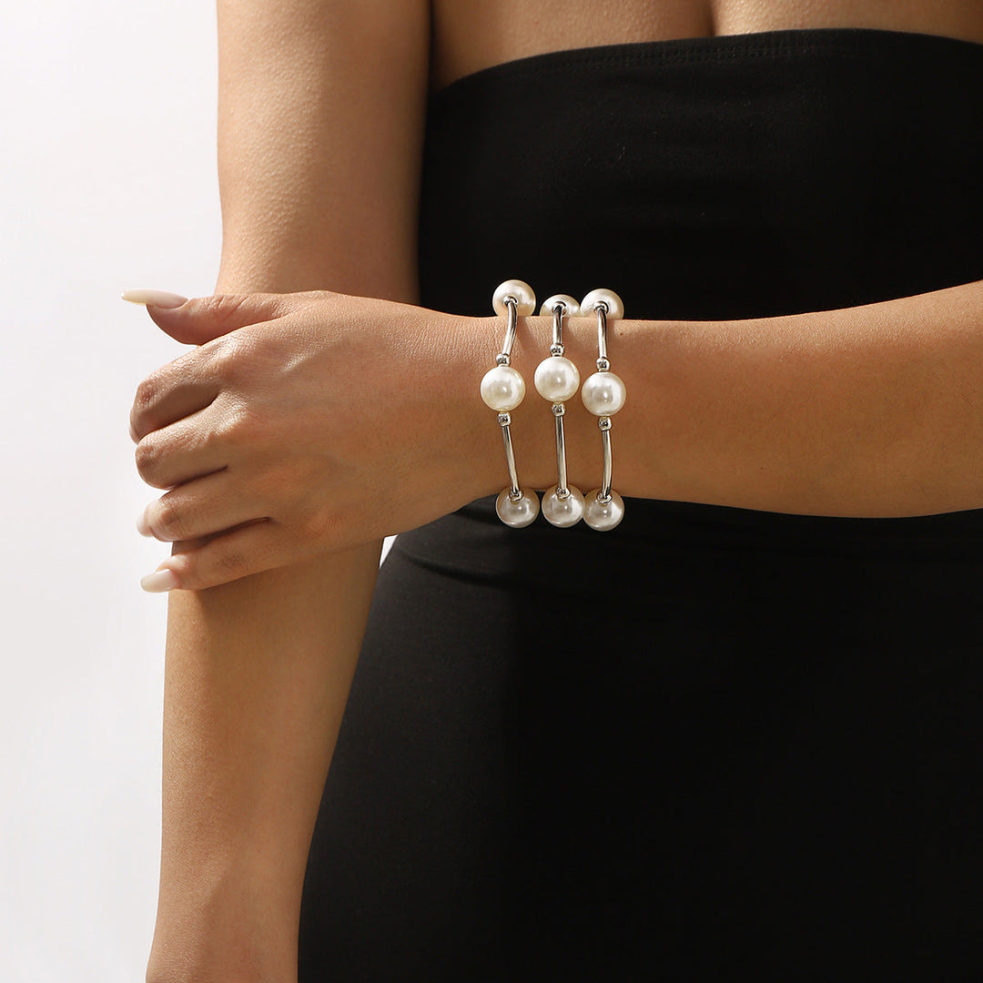 spiral cuff bracelet with oversized pearls – NOIRÉLLE