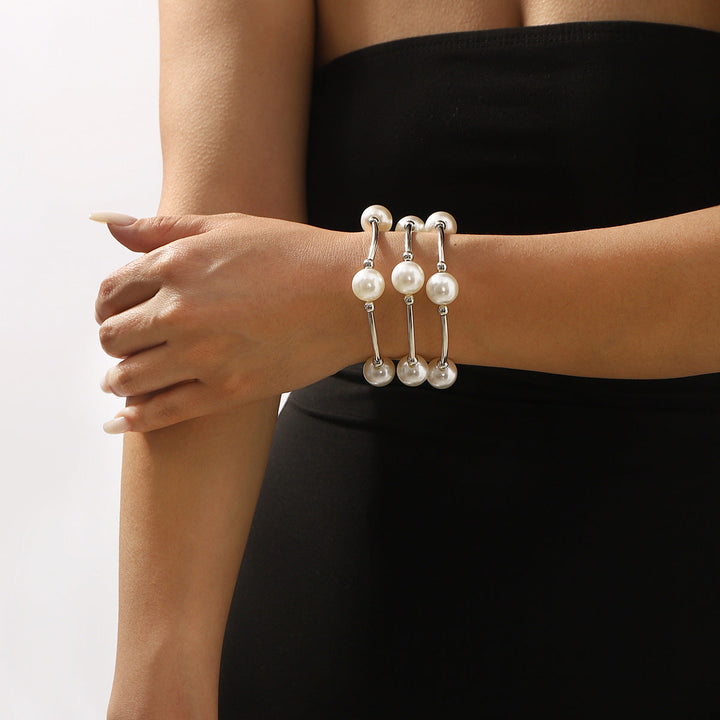 spiral cuff bracelet with oversized pearls – NOIRÉLLE