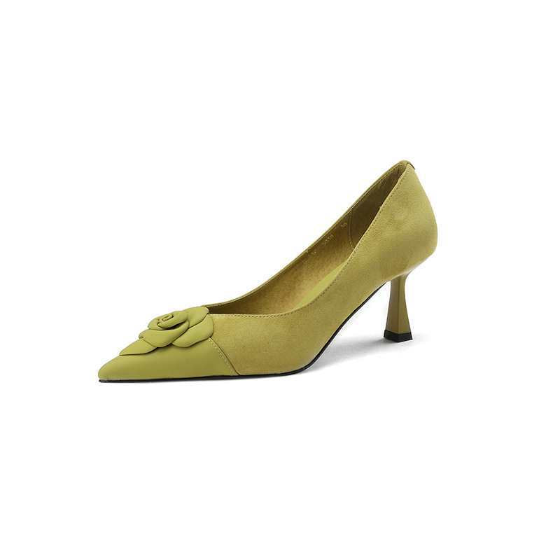 pointed-toe satin pumps with sculpted floral detail – AZURA