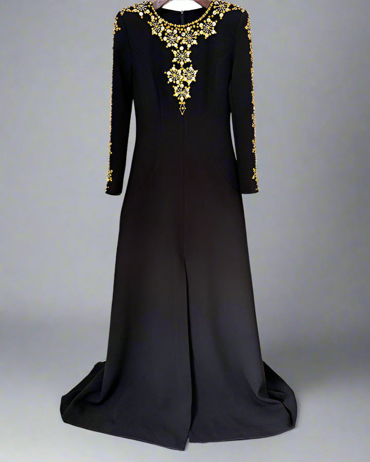 Embellished long-sleeve gown with fitted silhouette – Ziarre