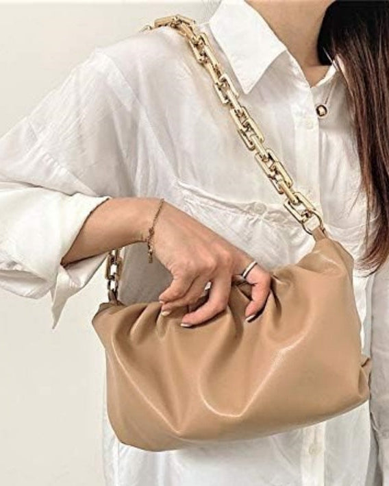 gathered leather clutch with gold chain – NOLIVRA