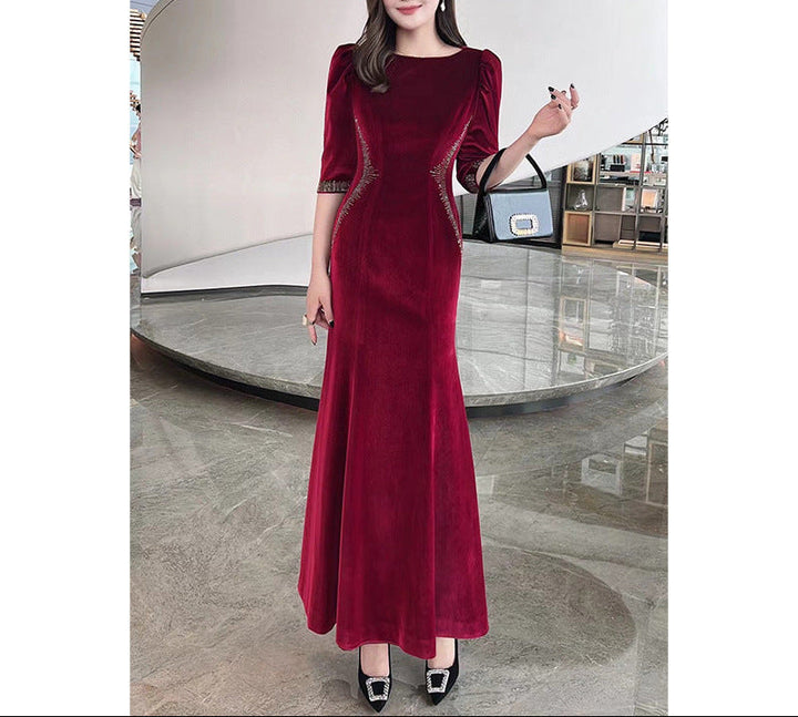velvet evening gown with embellished contour – NOIRÉ