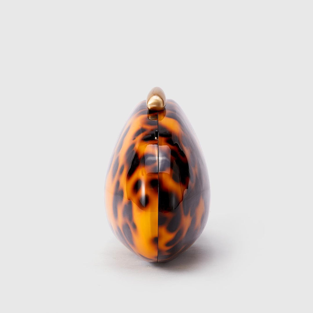 Oval tortoiseshell clutch with gold chain strap – AMBER