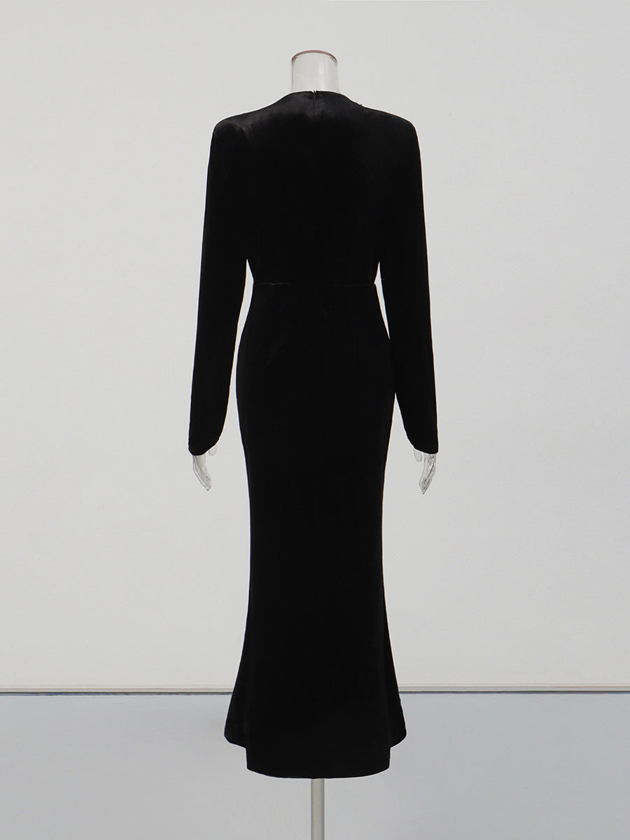 long sleeve velvet maxi dress with embroidered deep neckline – NOIRÉ