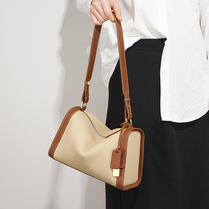 structured pebbled leather shoulder bag with gold accent – LYNRAK