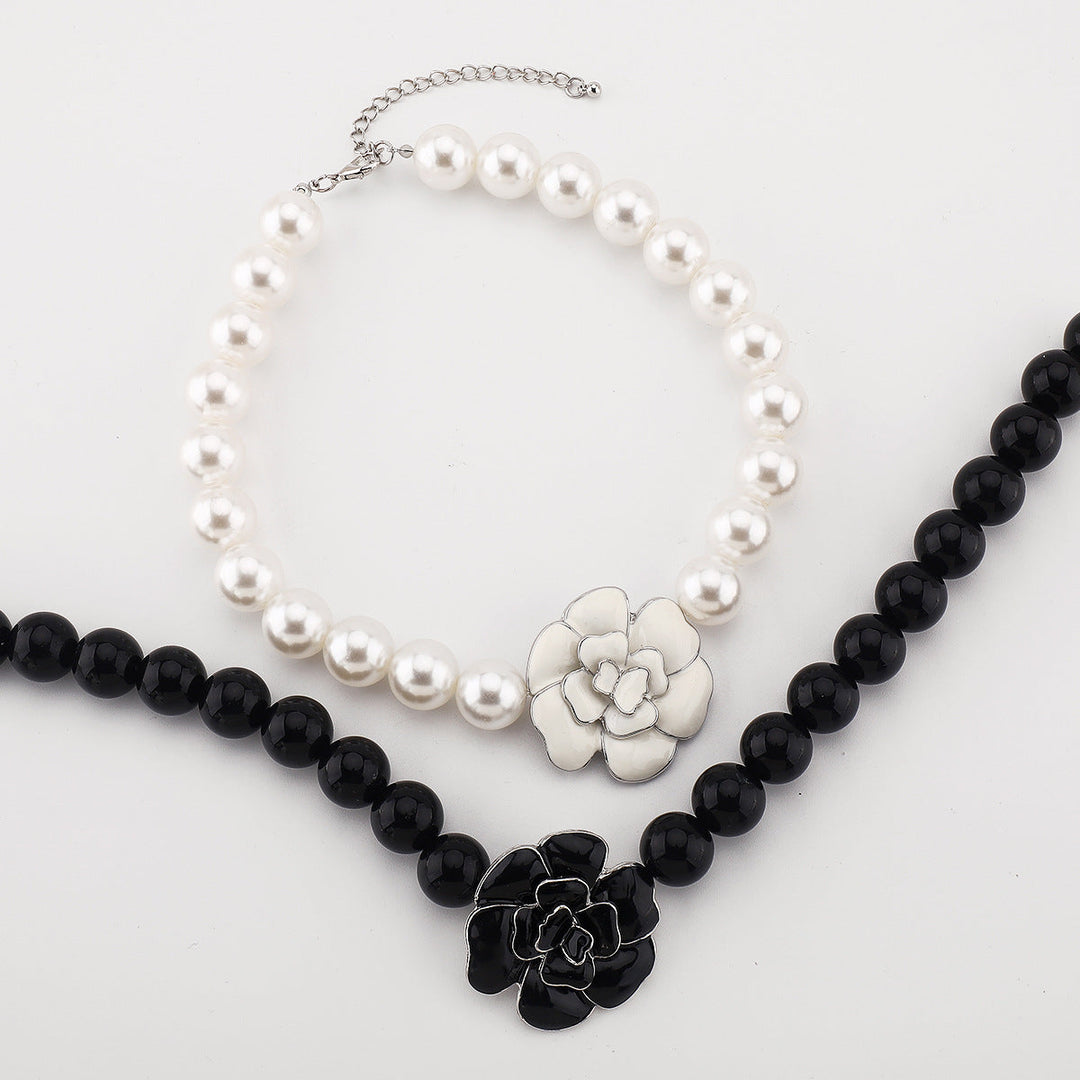 chunky pearl necklace with camellia flower centerpiece – NOIRY
