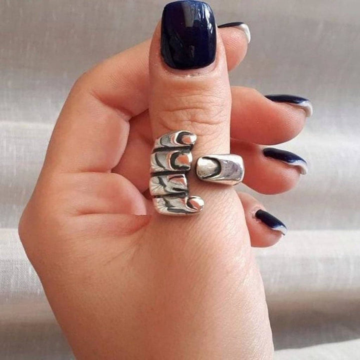 ODD-fingerz-missodd.com
