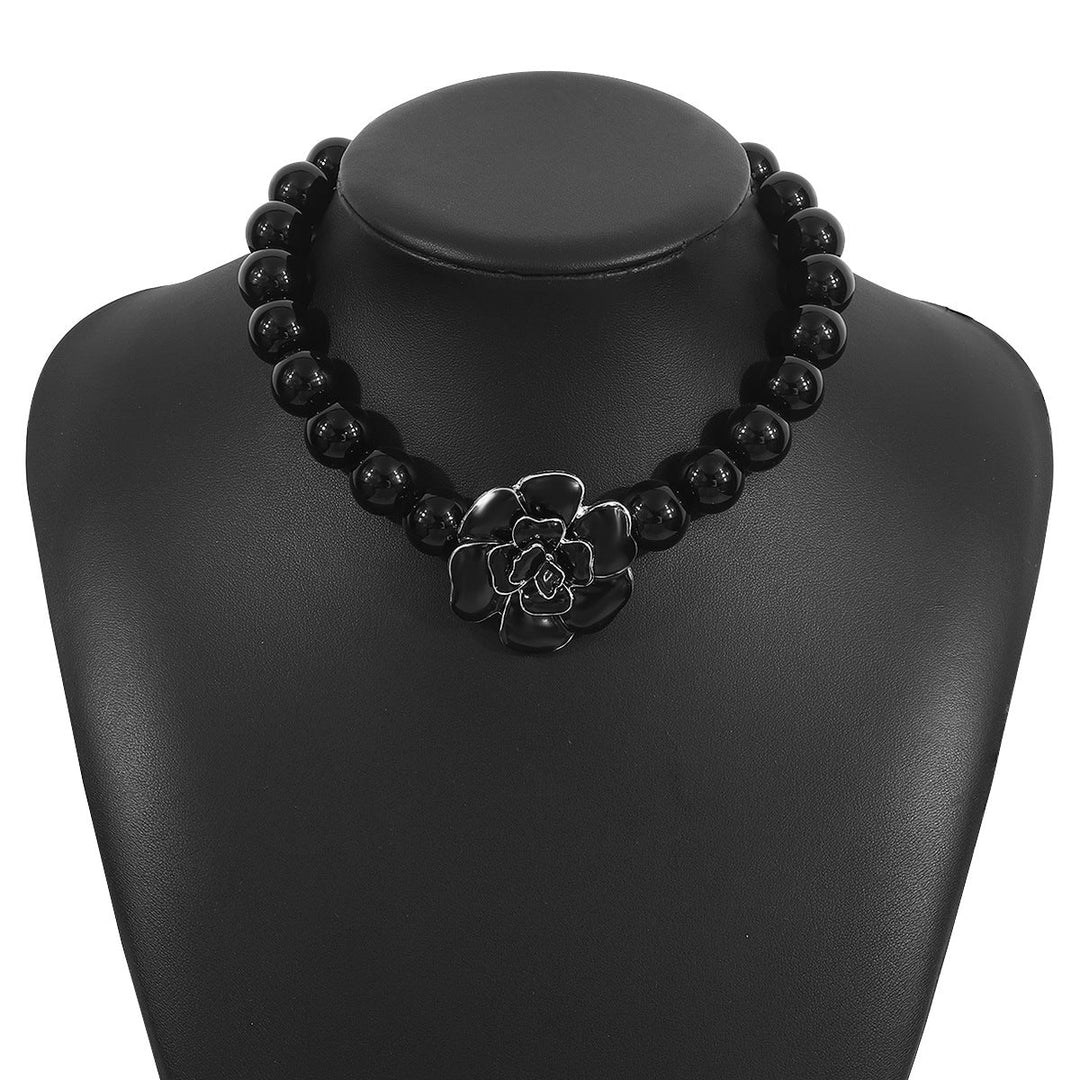 chunky pearl necklace with camellia flower centerpiece – NOIRY