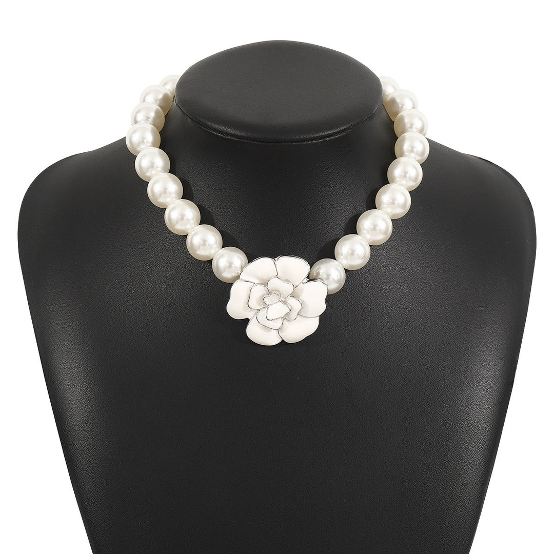 chunky pearl necklace with camellia flower centerpiece – NOIRY