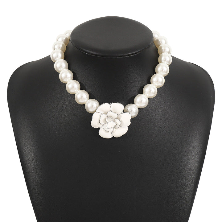 chunky pearl necklace with camellia flower centerpiece – NOIRY