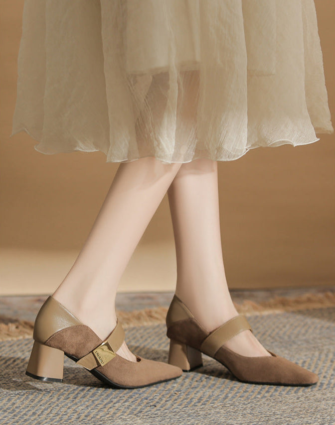 block heel pumps with suede finish and strap detail – ODD- AMARAQLU