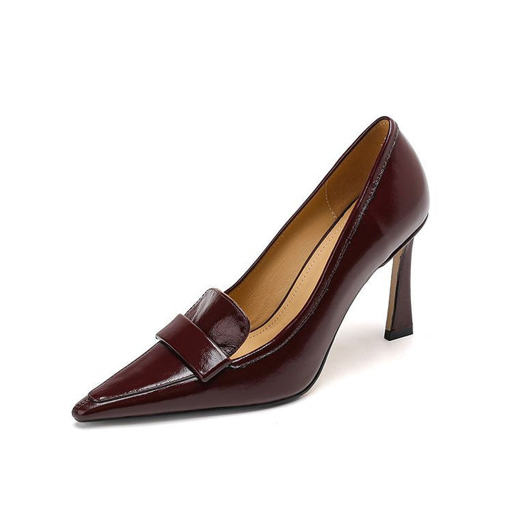 pointed-toe patent pumps with structured strap detail – BORDEAUX