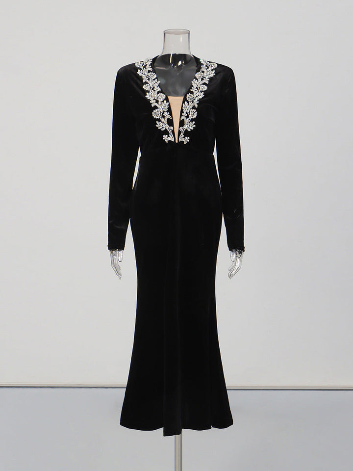 long sleeve velvet maxi dress with embroidered deep neckline – NOIRÉ