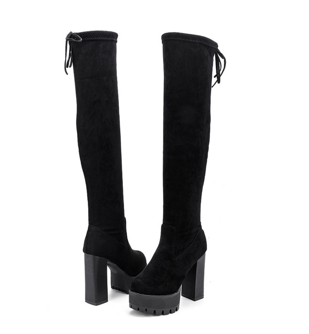 knee-high platform boots with chunky heel – EDGE
