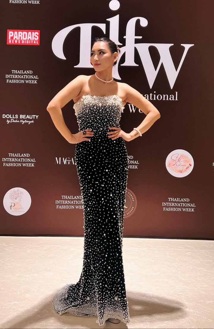 strapless column gown with pearl and crystal embellishments – ODD- AUROQSU