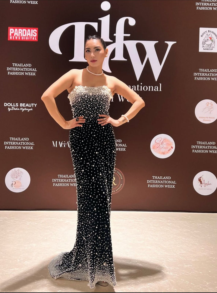 strapless column gown with pearl and crystal embellishments – ODD- AUROQSU
